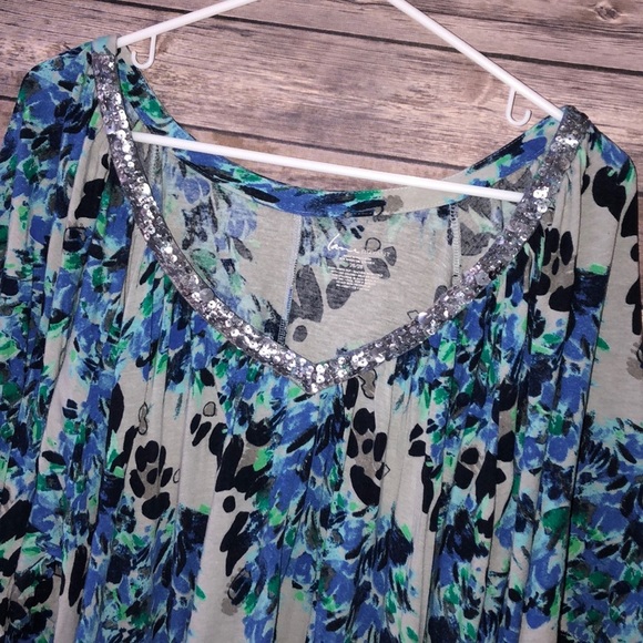 Lane Bryant floral sequined top - Picture 2 of 5
